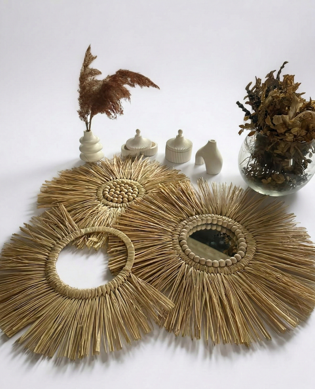 Krem Boncuklu ve Sade 3’lü Karma Duvar Seti