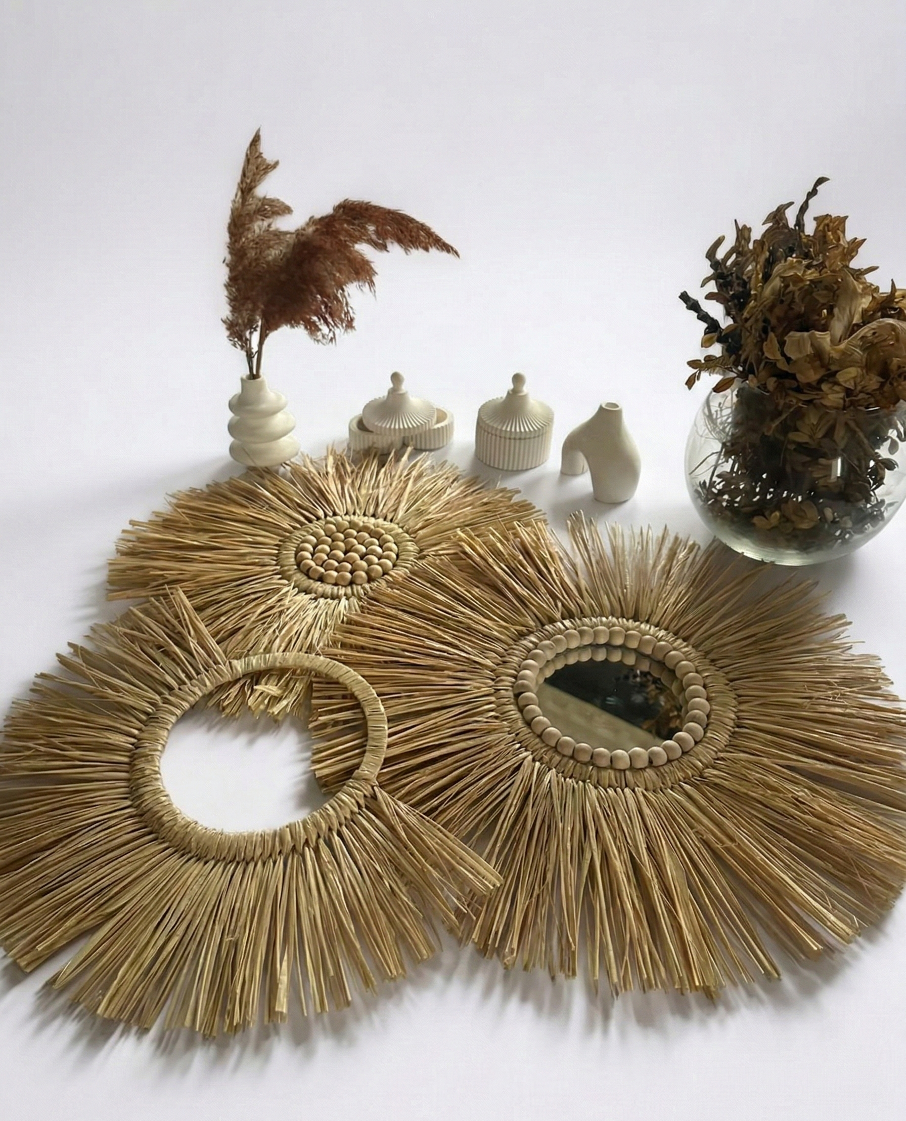 Krem Boncuklu ve Sade 3’lü Karma Duvar Seti